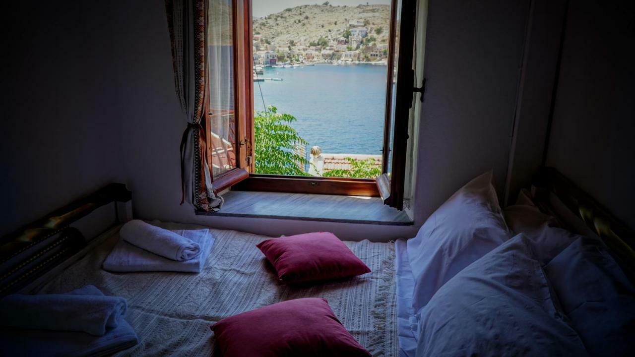 Villa Pitini Sými Buitenkant foto