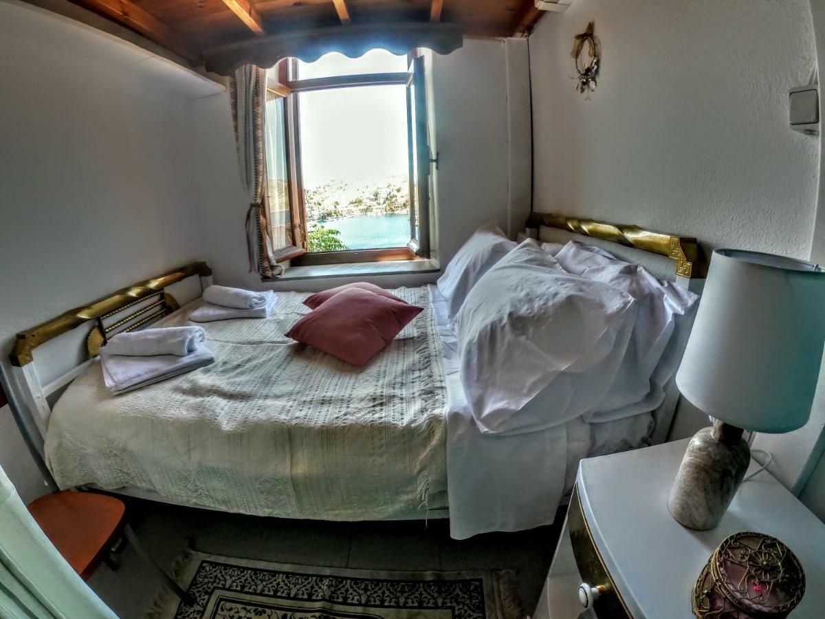 Villa Pitini Sými Buitenkant foto
