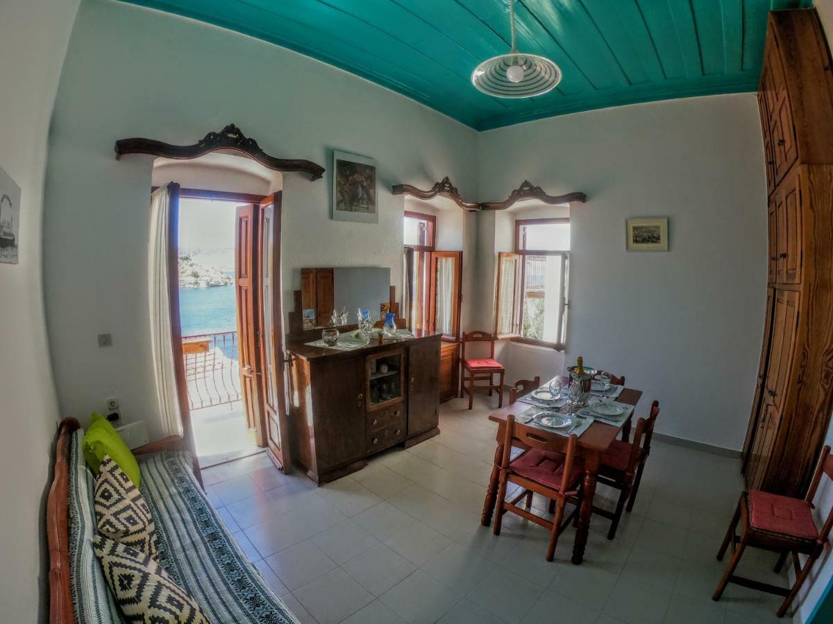 Villa Pitini Sými Buitenkant foto