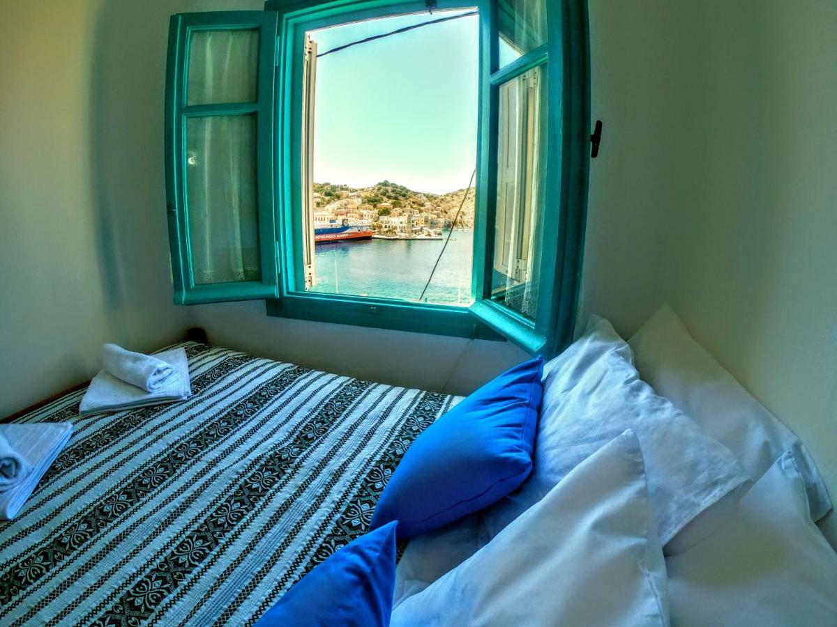 Villa Pitini Sými Buitenkant foto
