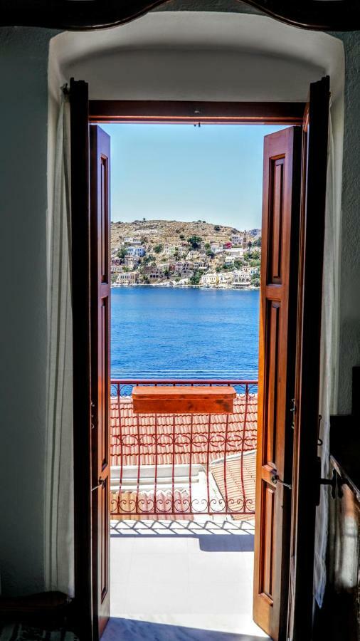 Villa Pitini Sými Buitenkant foto